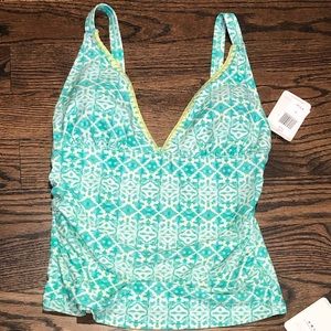 Cabana Life Sunshine Shores tankini top. Medium.